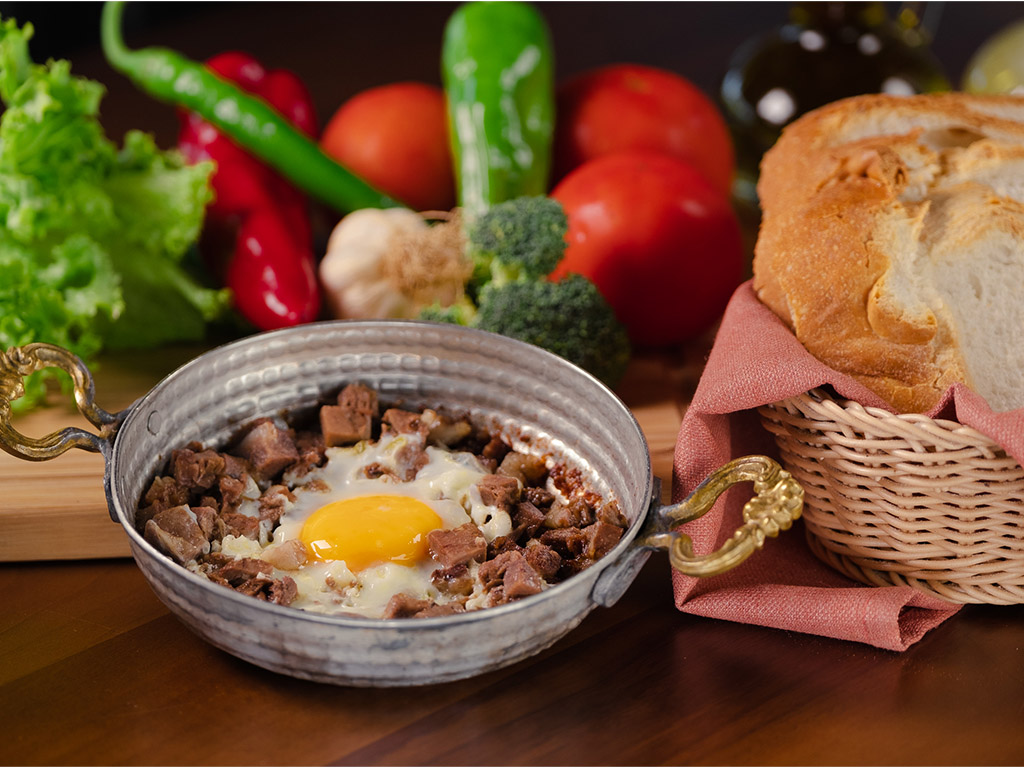 Kavurmalı Yumurta